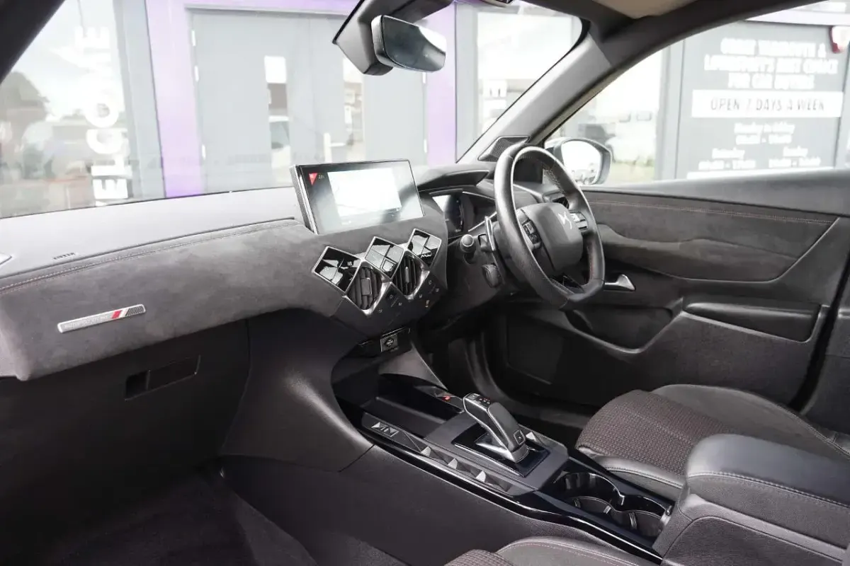 Used DS Automobiles DS3 Crossback Performance Line Plus 129 HP (94 kW) 2021 White SUV