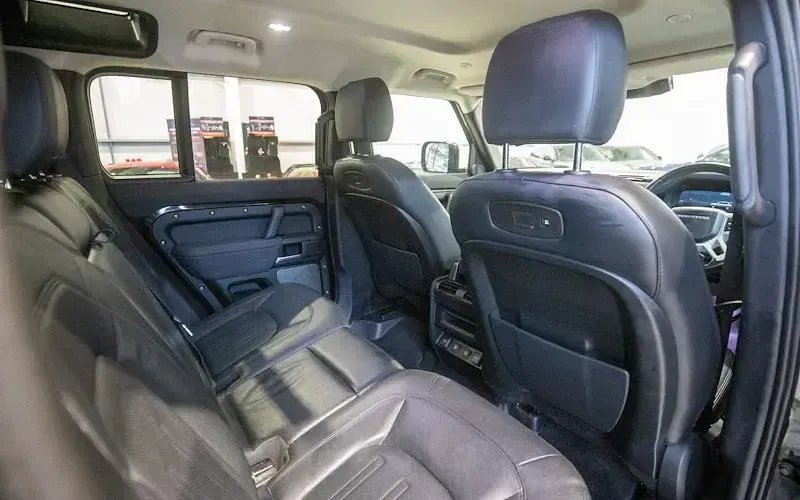Used Land Rover Defender S 250 HP (183 kW) 2022 Black SUV