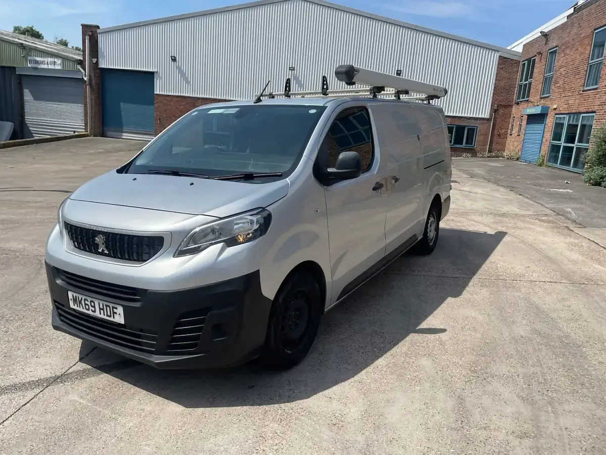 Used Peugeot Expert 2019 Silver Van
