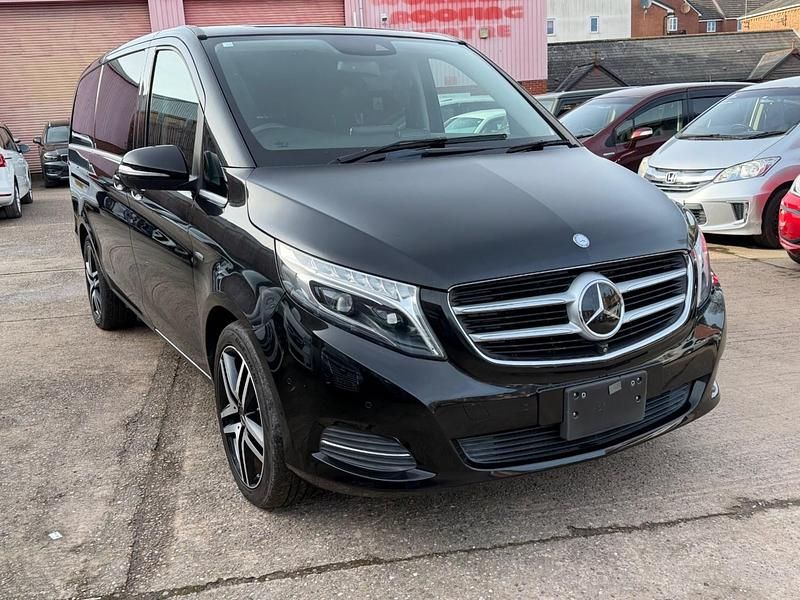 Used Mercedes 220 Premium 2016 Black MPV