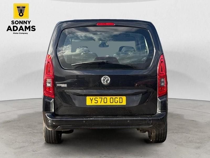 Used Vauxhall Combo S 100 HP (73 kW) 2020 Black MPV