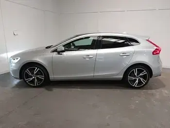 Used Volvo V40 R-Design Pro 152 HP (111 kW) 2018 Silver Hatchback