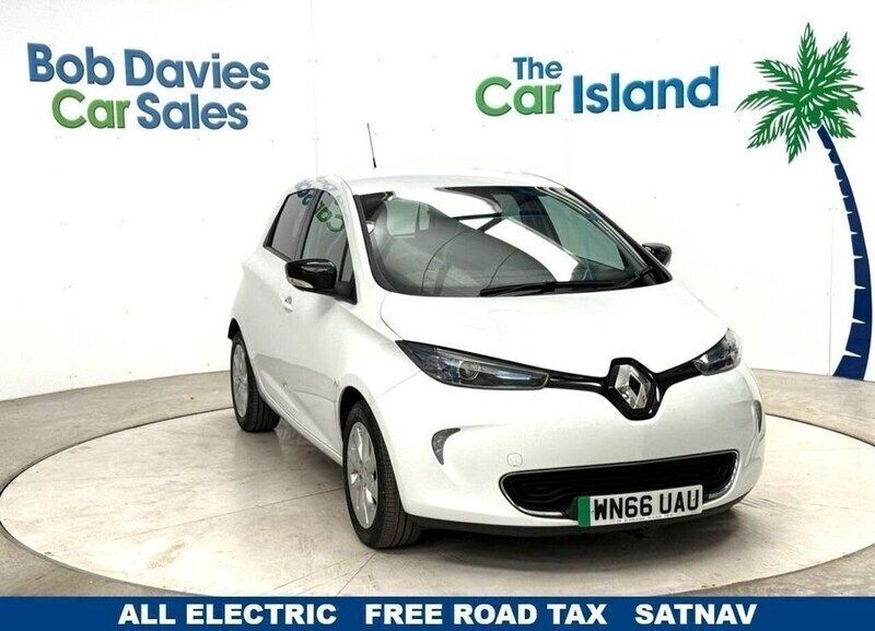 White Used 2016 Renault Zoe Dynamique Hatchback | £5,000 (Fair price) - Image 1/4