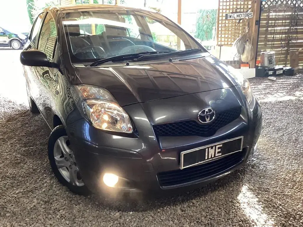 Used Toyota Yaris 2011 Grey Hatchback