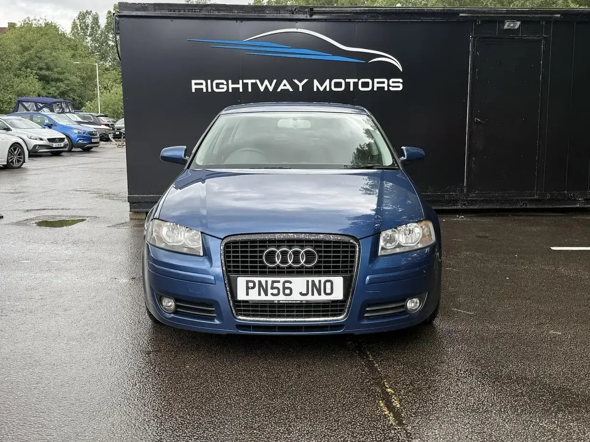 Used Audi A3 Sportback Design 100 HP (73 kW) 2006 Blue Hatchback