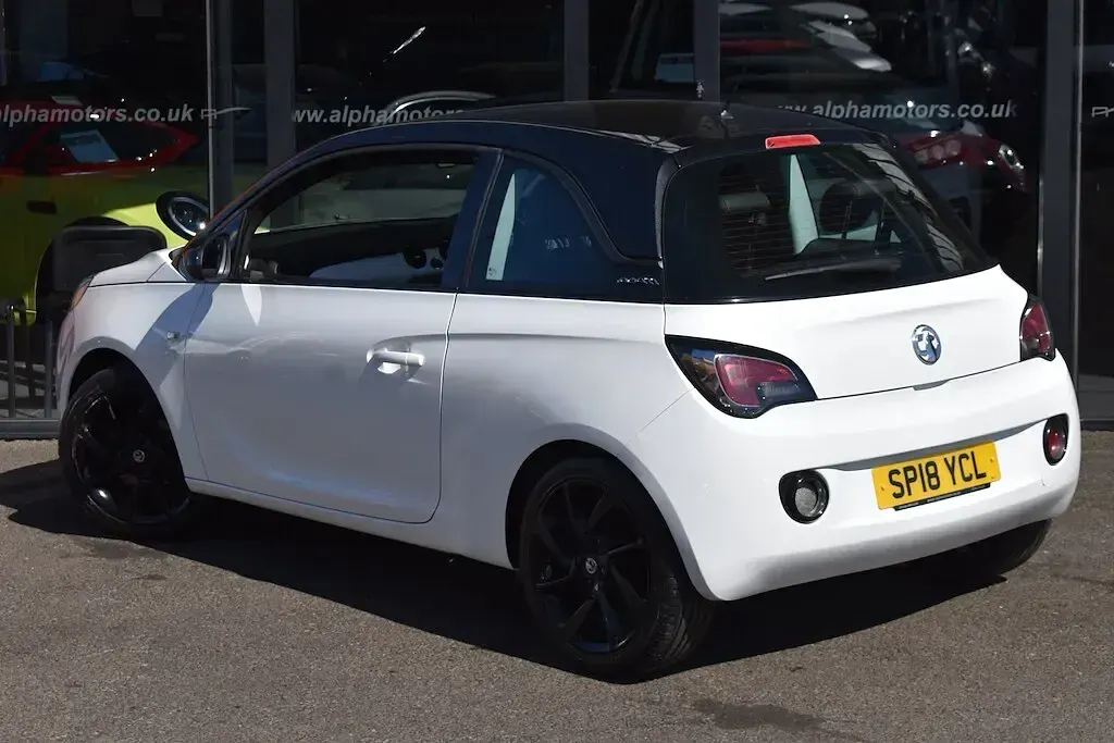 Used Vauxhall Adam S 70 HP (51 kW) 2018 White Hatchback