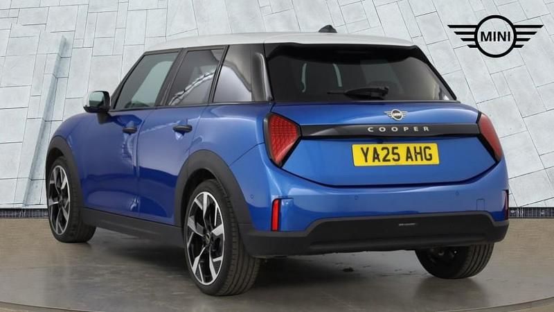 Używany Mini Cooper Hatch 113 kW (154 KM) 2025 Niebieski Hatchback