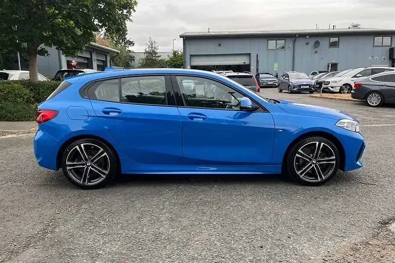 Used BMW 118 M Sport 136 HP (100 kW) 2023 Blue Hatchback