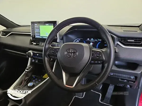 Used Toyota RAV4 218 HP (160 kW) 2021 Red/black SUV