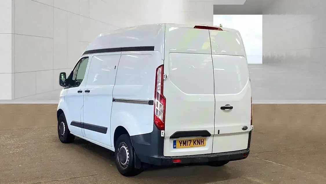 Used Ford Transit Custom 105 HP (77 kW) 2017 White Van