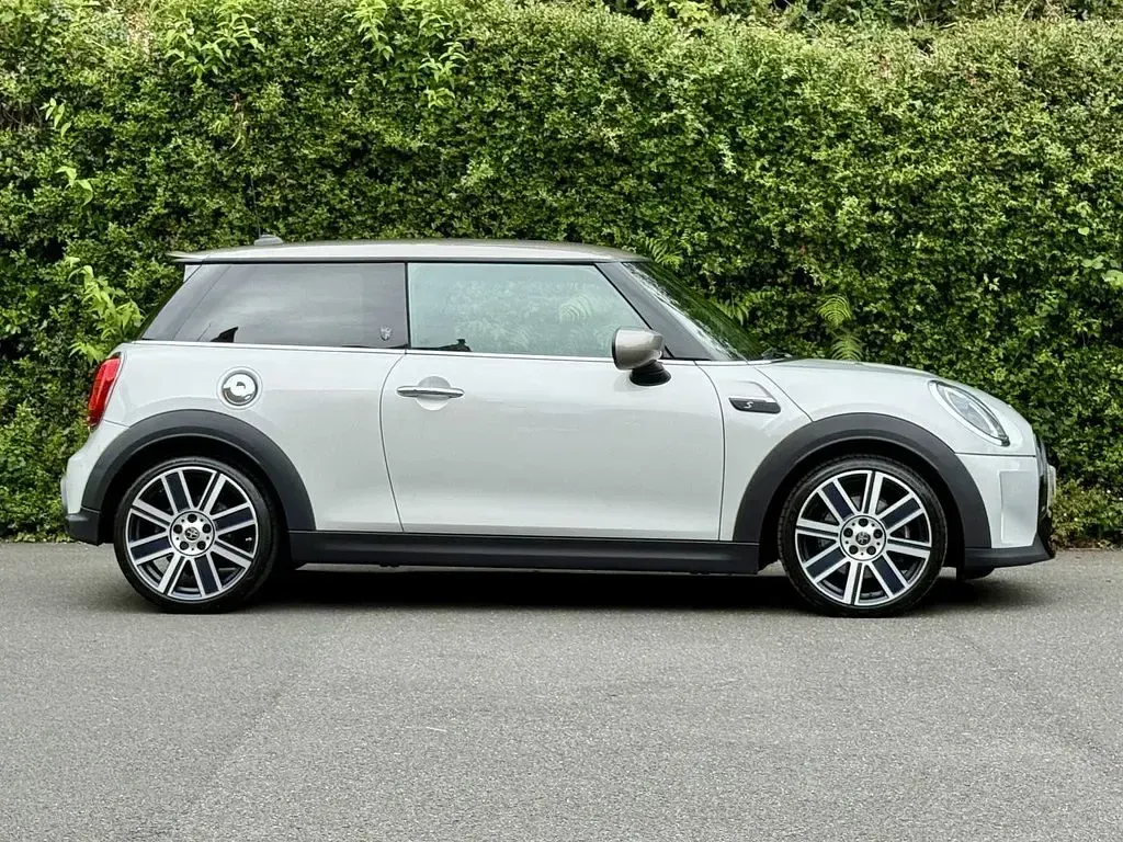 Used Mini Cooper S Exclusive 178 HP (130 kW) 2022 Silver Hatchback