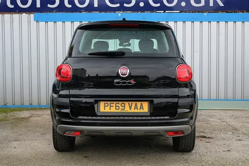 Used Fiat 500L Cross 95 HP (69 kW) 2019 Black MPV