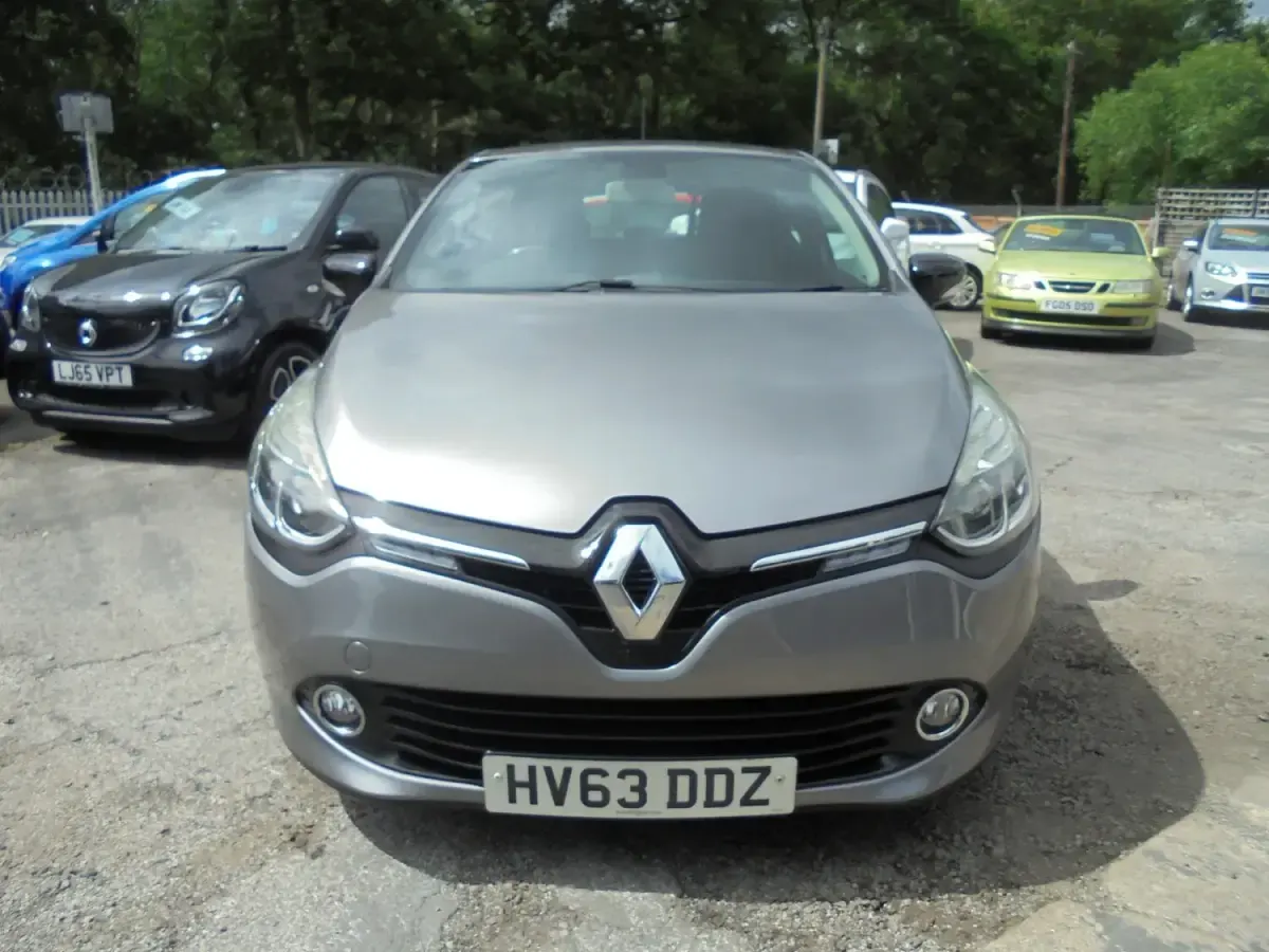 Used Renault Clio Dynamique 75 HP (55 kW) 2013 Grey Hatchback