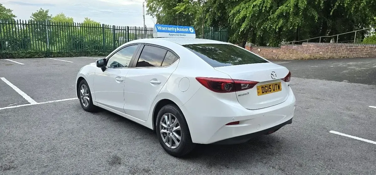 Used Mazda 3 165 HP (121 kW) 2015 White Sedan