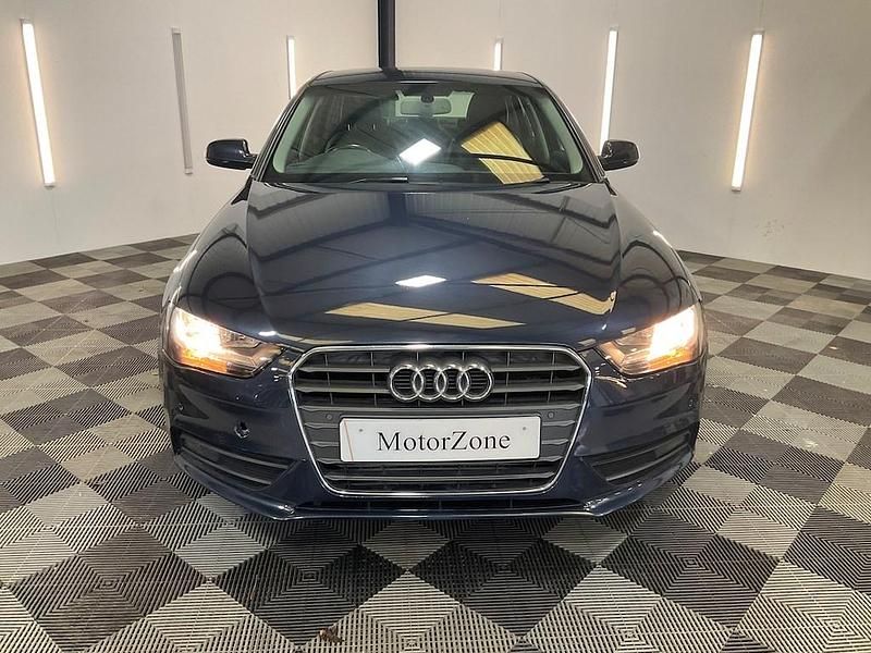 Used Audi A4 Advanced 150 HP (110 kW) 2014 Blue Sedan