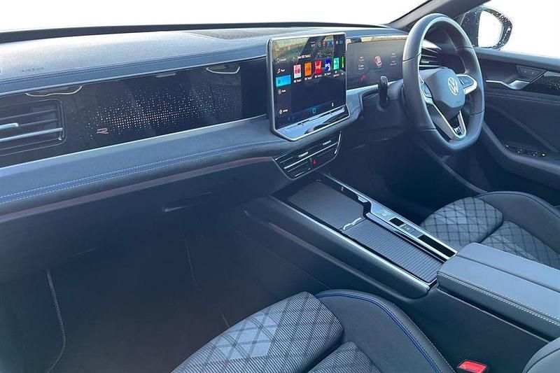 Used VW Passat R-line 204 HP (150 kW) 2025 Diabase grey Estate