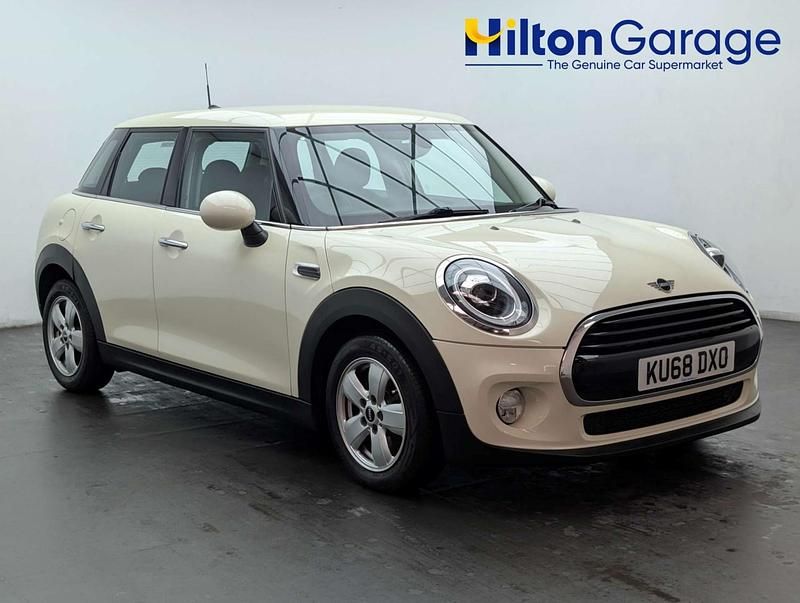Used Mini Cooper Hatch 2018 White Hatchback