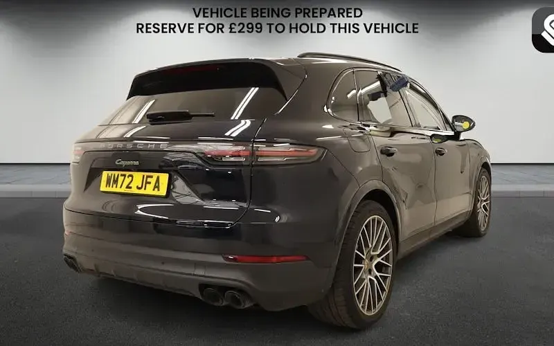 Used Porsche Cayenne Platinum Edition 462 HP (339 kW) 2022 Blue SUV