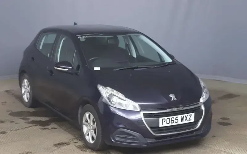 Used Peugeot 208 Active 75 HP (55 kW) 2015 Hatchback