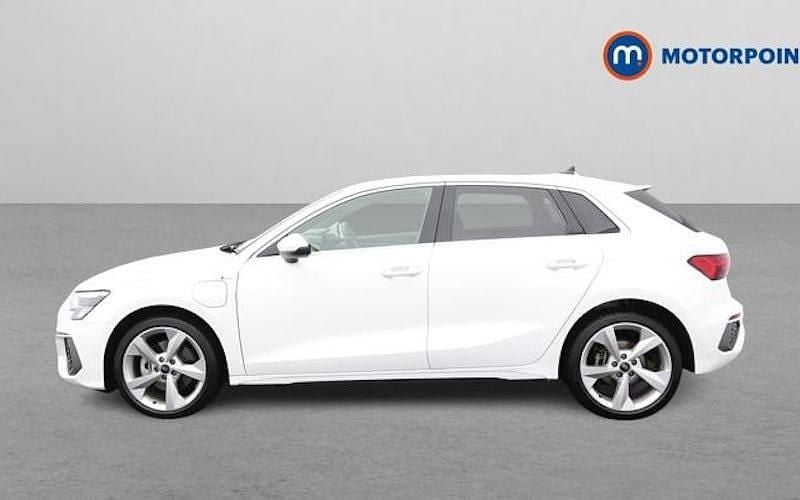 Used Audi A3 Sportback e-tron S-Line 204 HP (150 kW) 2025 Hatchback