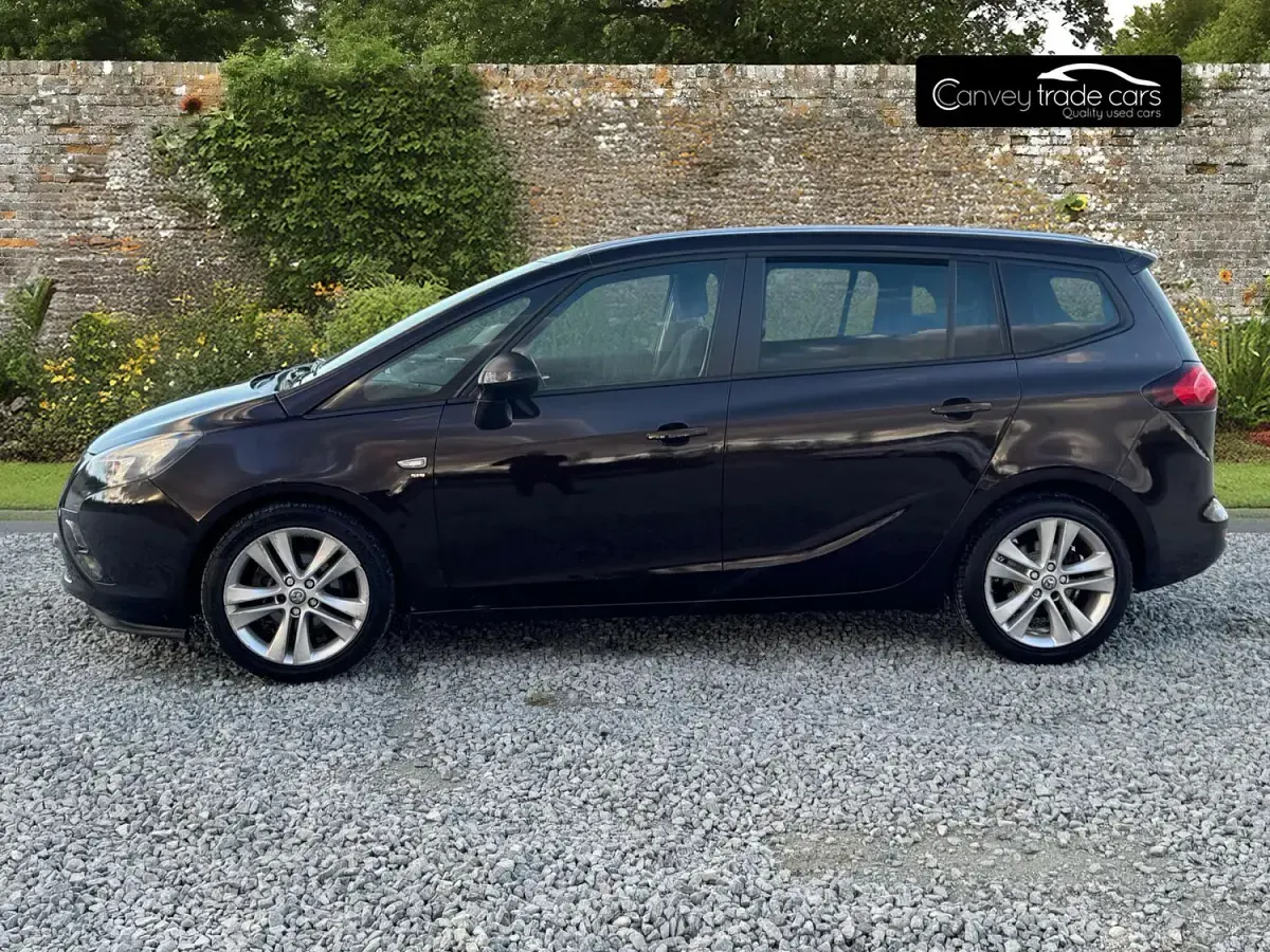 Used Vauxhall Zafira SRi 2015 Brown MPV