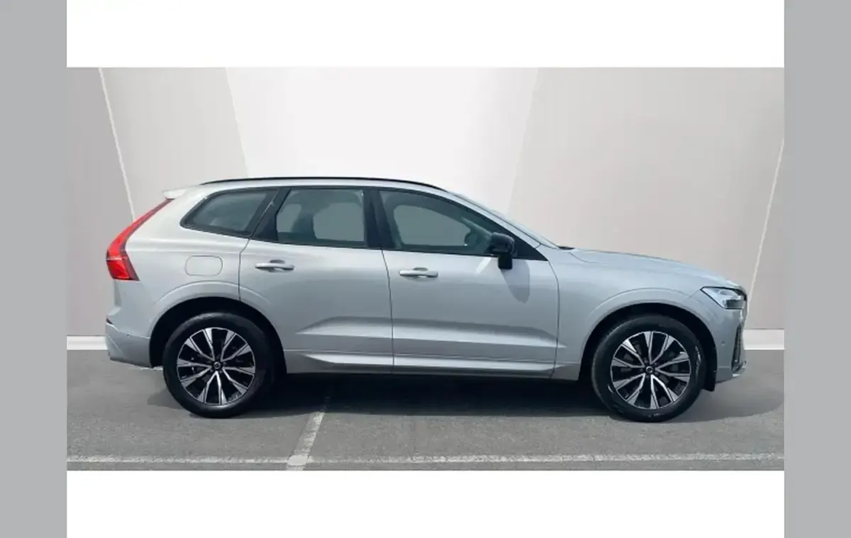 Used Volvo XC60 Plus 250 HP (183 kW) 2023 Silver SUV