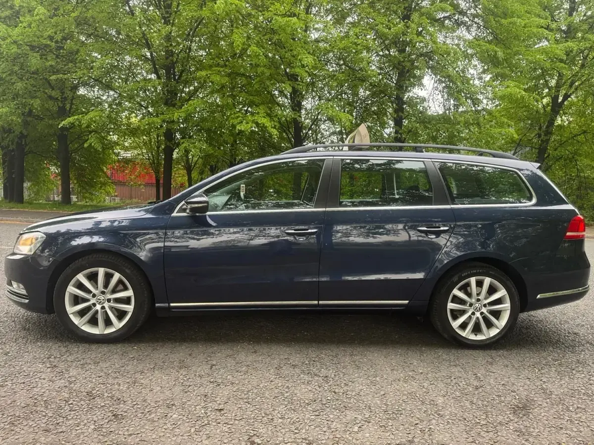 Begagnad VW Passat Executive 2014 Blå Kombi