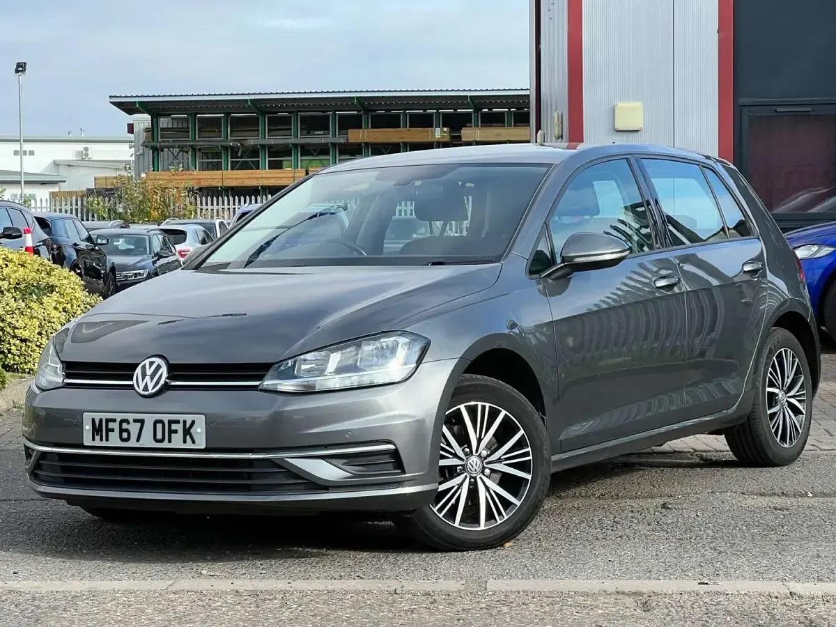 Begagnad VW Golf VII SE 150 HK (110 kW) 2017 Grå Halvkombi