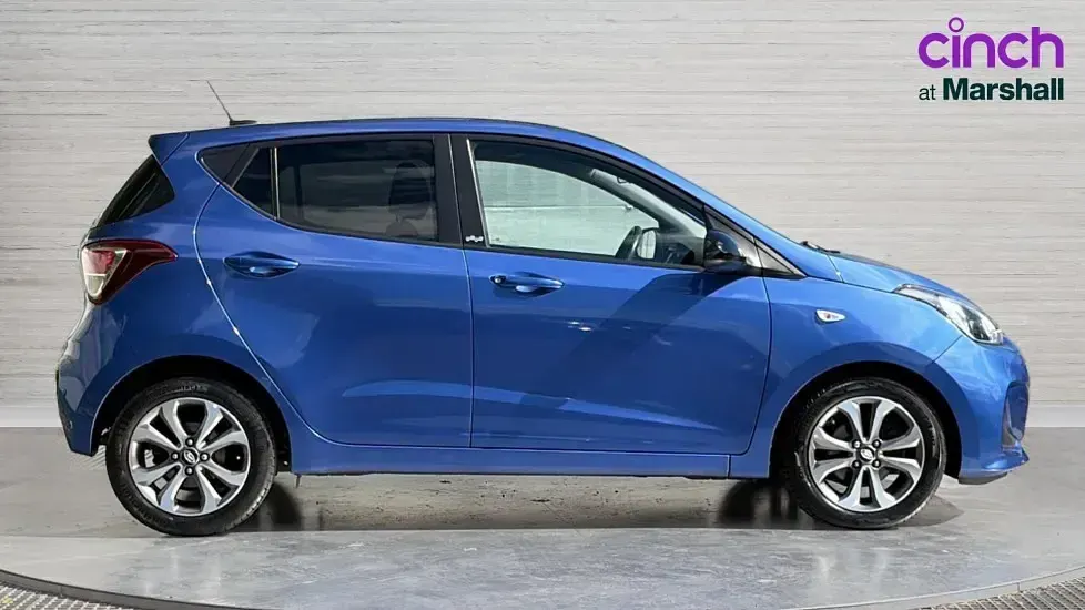 Used Hyundai i10 66 HP (48 kW) 2019 Blue Hatchback