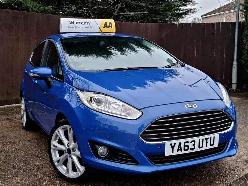 Blue Used 2014 Ford Fiesta Titanium Hatchback | £3,795 (Fair price) - Image 1/4