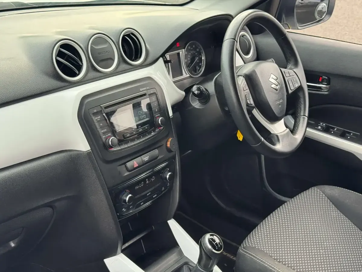 Used Suzuki Vitara SZ4 120 HP (88 kW) 2016 White SUV