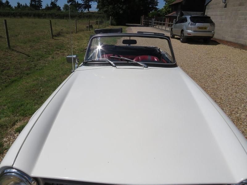 Used Triumph TR6 150 HP (110 kW) 1972 White Cabriolet