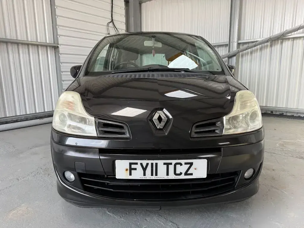 Used Renault Grand Modus Dynamique 88 HP (64 kW) 2011 Black MPV