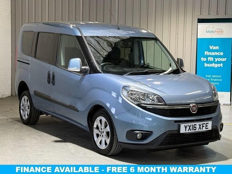 Used Fiat Doblò Lounge 95 HP (69 kW) 2016 Blue MPV