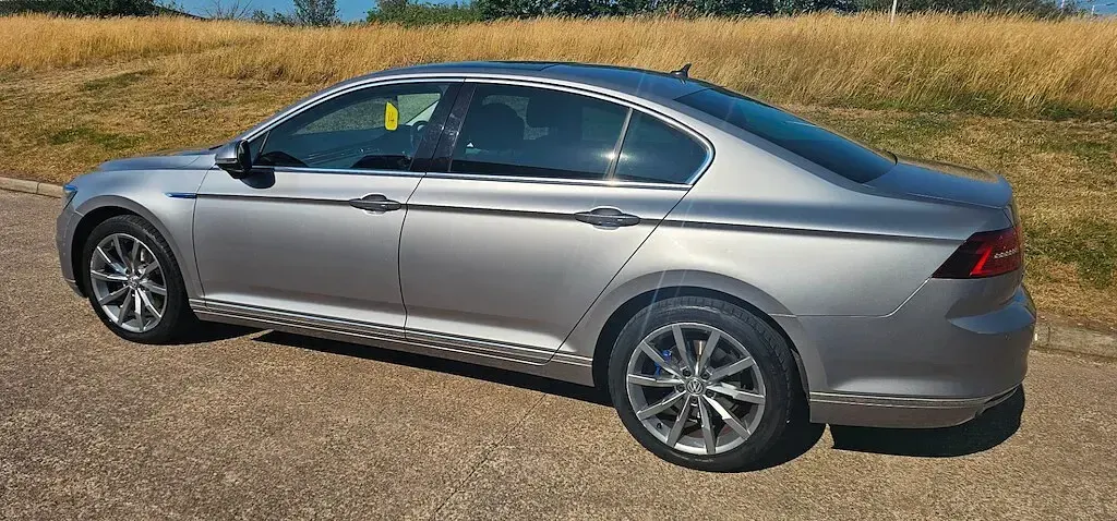 Used VW Passat Advance 214 HP (157 kW) 2018 Silver Sedan