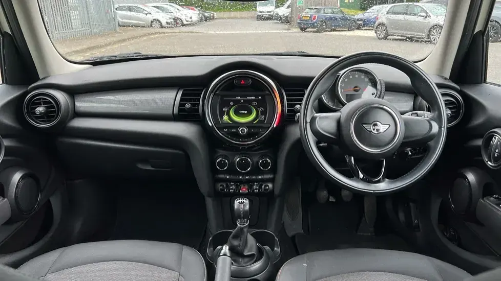Used Mini ONE Hatch 101 HP (74 kW) 2016 White Hatchback