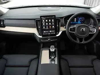 Used Volvo XC90 Plus 250 HP (183 kW) 2025 White SUV
