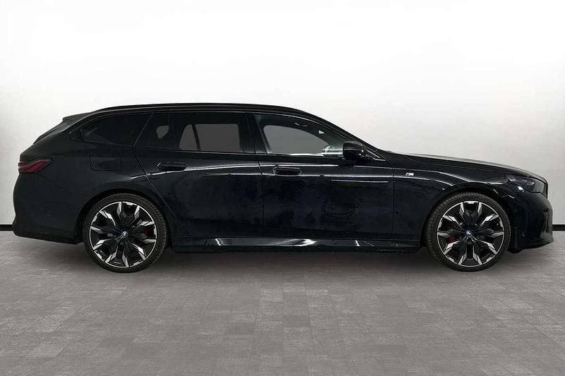 Used BMW 530e M Sport 295 HP (216 kW) 2025 Black Estate