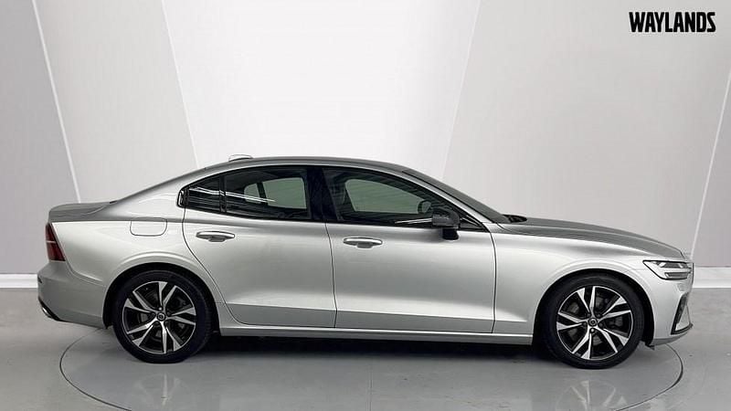 Used Volvo S60 R-Design 250 HP (183 kW) 2021 Silver Sedan