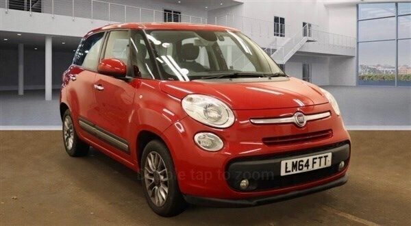 Red Used 2014 Fiat 500L Lounge MPV | £7,995 (Expensive) - Image 1/1