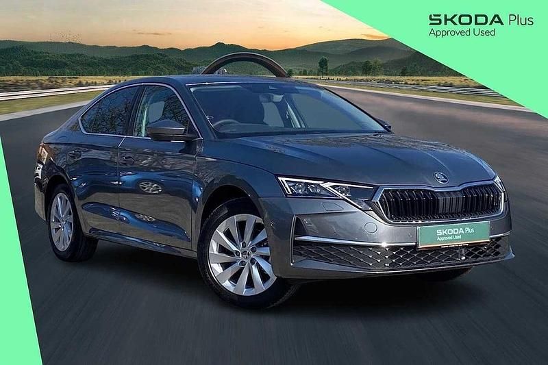 Grey Used 2025 Skoda Octavia First Edition Hatchback | £23,472 (A bit pricey) - Image 1/4