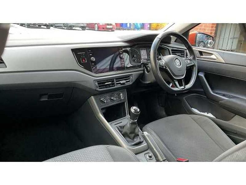 Used VW Polo SE 80 HP (58 kW) 2020 Energetic orange metallic Hatchback