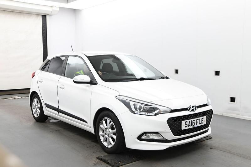 White Used 2016 Hyundai i20 GO! Hatchback | £6,795 (Good price) - Image 1/4