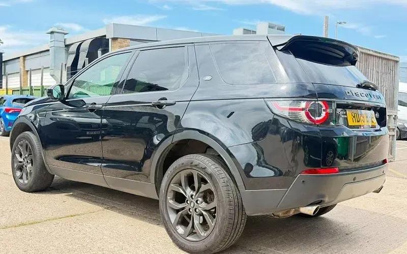 Used Land Rover Discovery 5 Landmark 179 HP (131 kW) 2019 SUV
