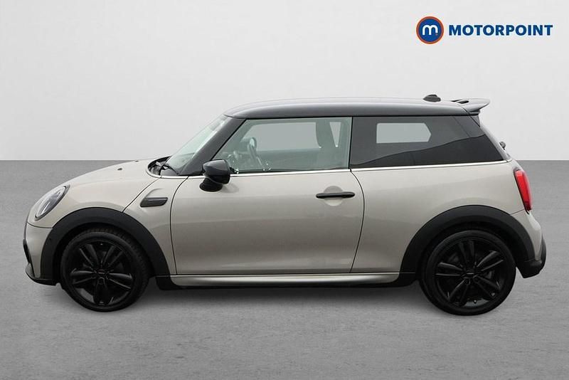 Usado Mini Cooper Hatch 136 HP (100 kW) 2021 Cinzento Citadino