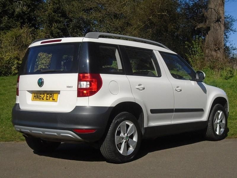 Used Skoda Yeti 105 HP (77 kW) 2012 White SUV