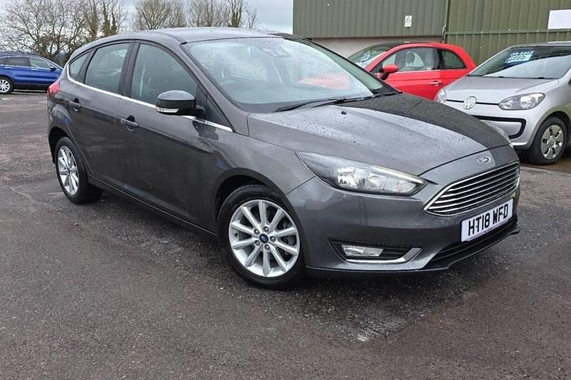 Used Ford Focus Titanium 125 HP (91 kW) 2018 Grey Hatchback