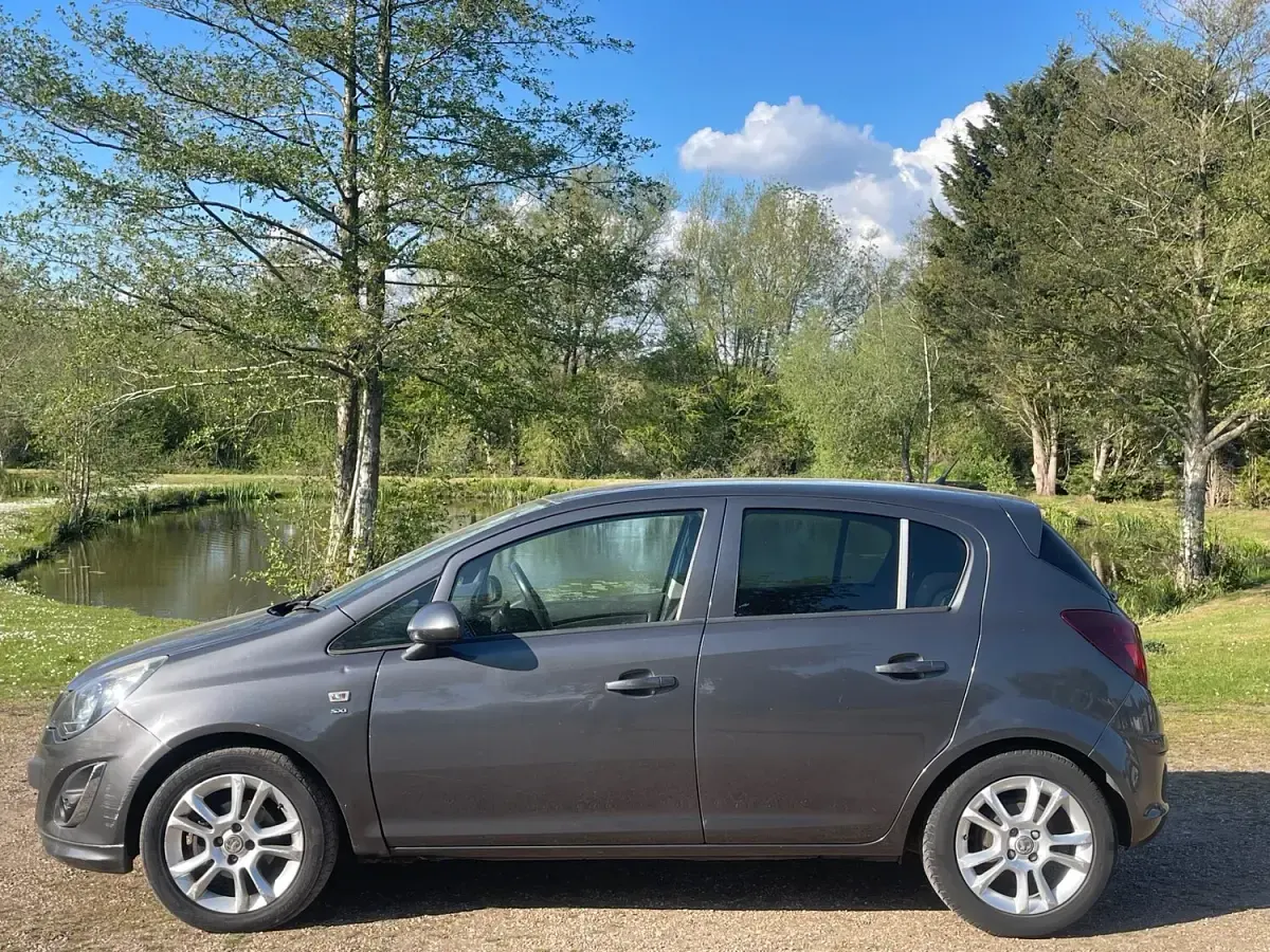 Used Vauxhall Corsa 90 HP (66 kW) 2011 Grey Hatchback