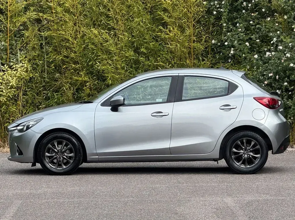 Used Mazda 2 90 HP (66 kW) 2017 Silver Hatchback