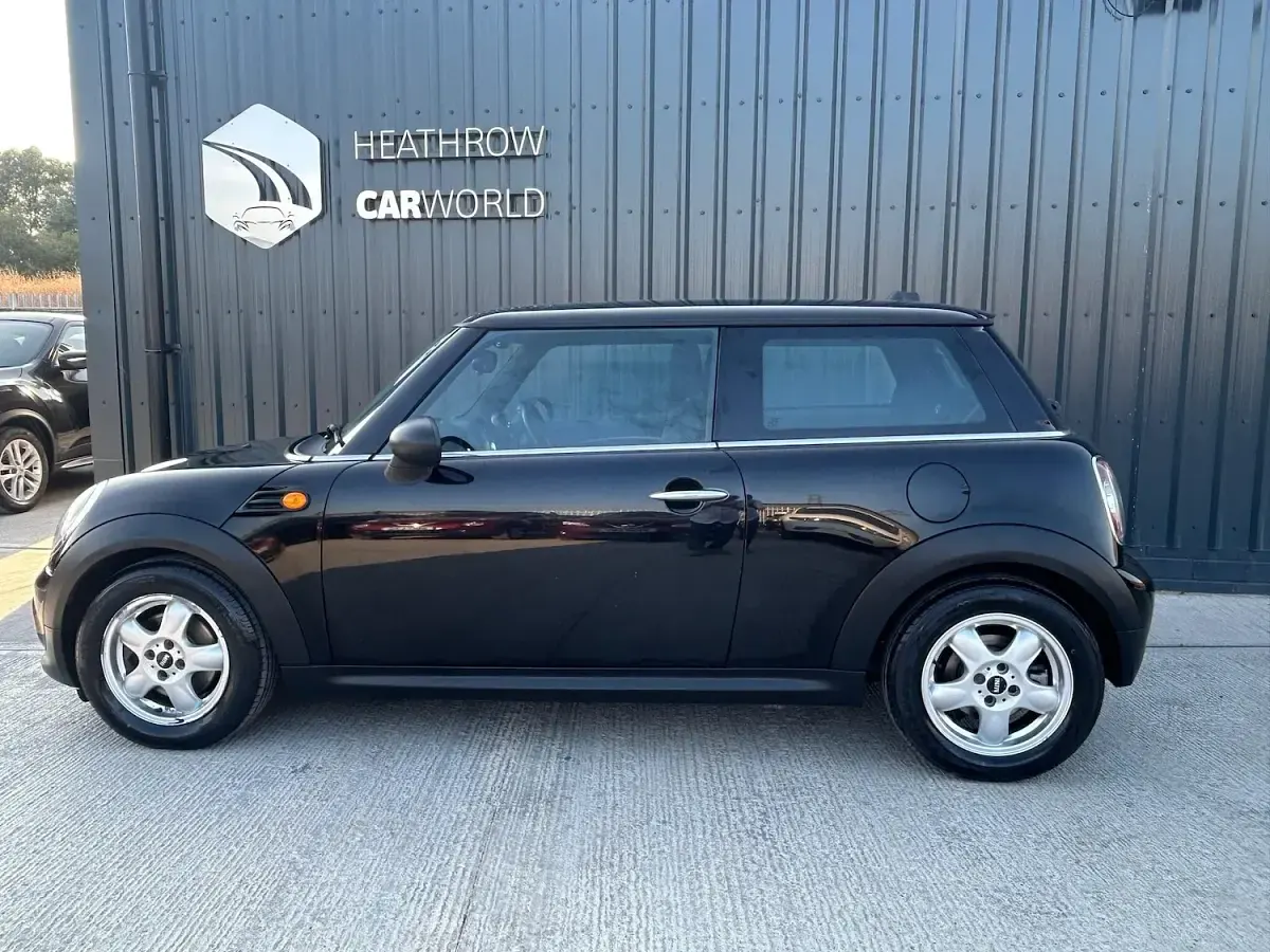 Used Mini ONE Hatch 98 HP (72 kW) 2011 Black Hatchback